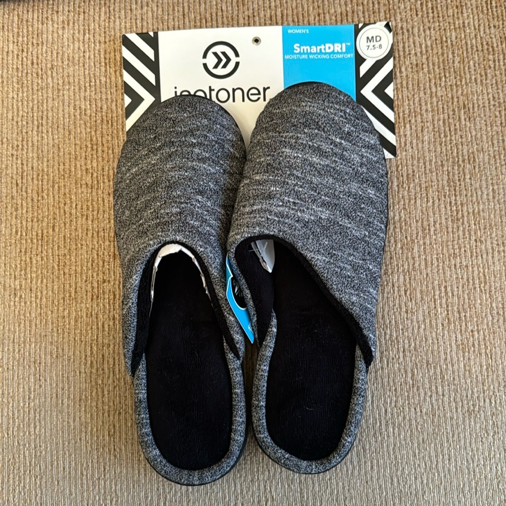 NWT isotoner slippers size 7.5-8